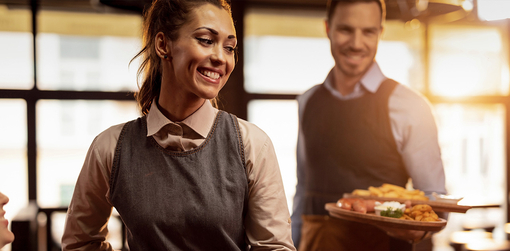 Was macht ein:e Restaurantfachmann*frau?